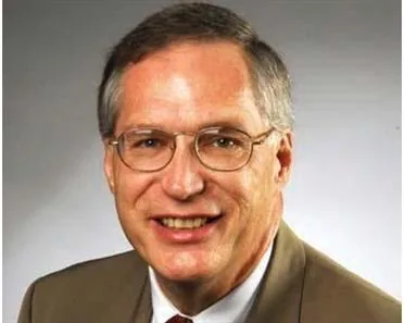 Professional headshot of the studio Dave Curtin for website design.
